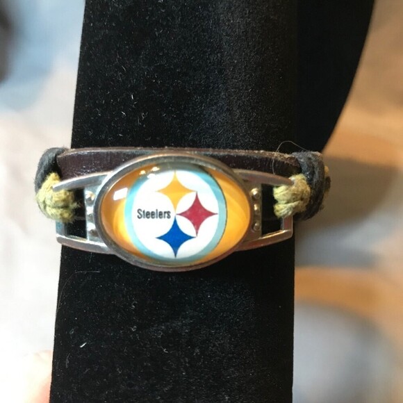 NFL Pittsburgh Steelers Leather Adjustable Bracelet - Picture 1 of 3